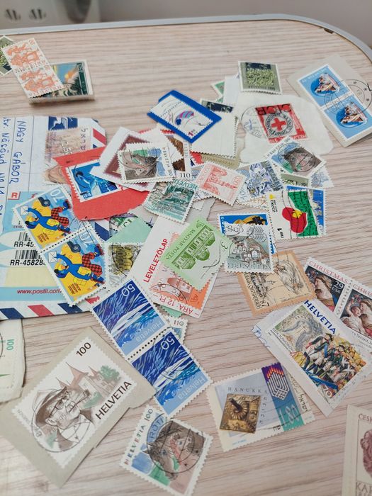 Lot masiv de timbre postale