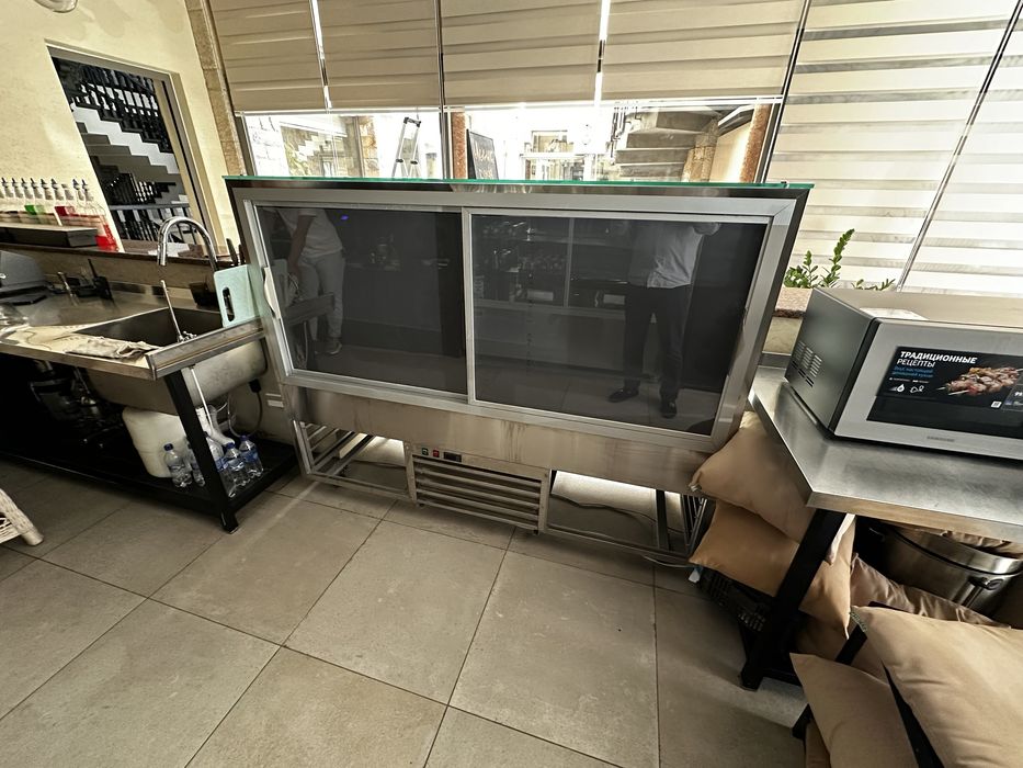 Витриной холодильник