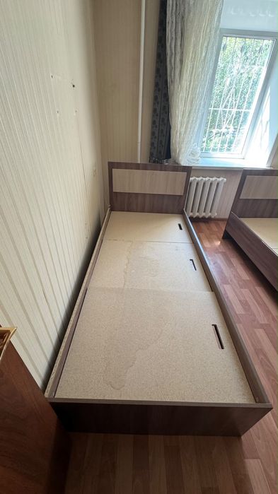 Продам кровати б/у