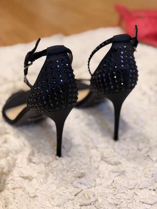 Токчета Guess нови