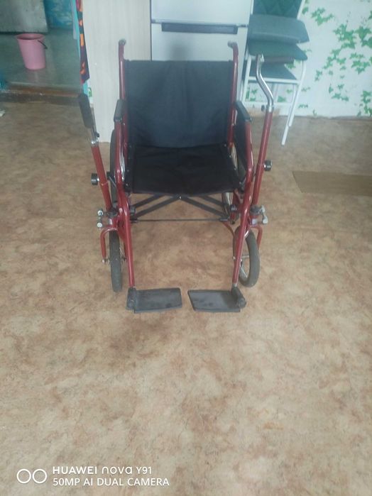 Продам инвалидную коляску