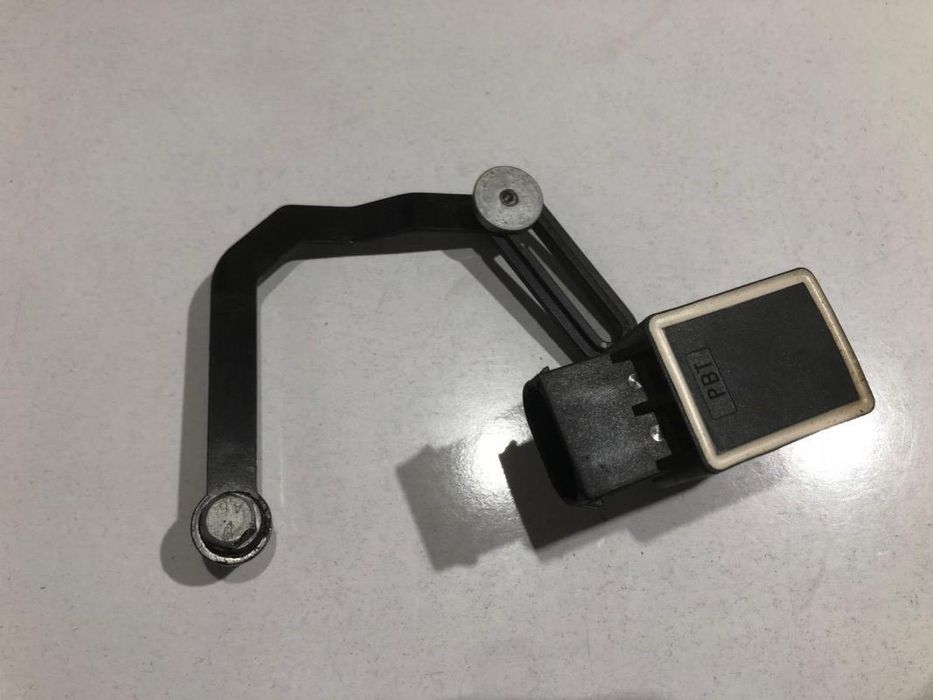 Senzor nivel stanga spate BMW Seria 7 E65, E66 7171085