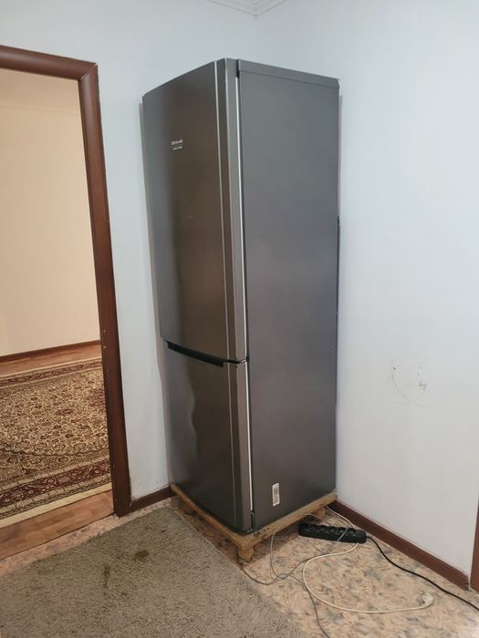 Холодильник сатылады