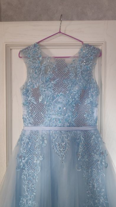 Продам нарядное вечернее платье