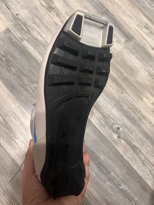 Продам лыжные ботинки