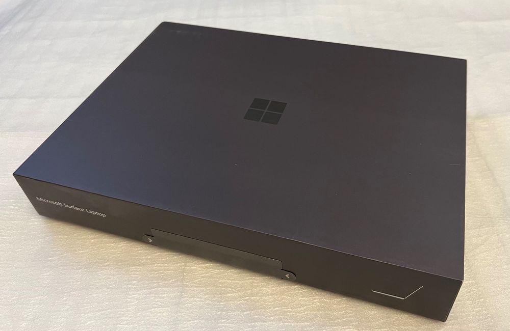 Microsoft Laptop 7 NOU SIGILAT ! 13,8” 512GB 16GB xElite surface touch