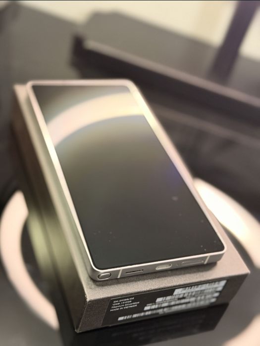 S25 ultra inca in garanție 6 luni