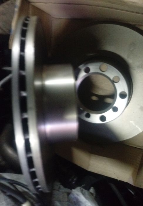 Тормозные диски на МЕРСЕДЕС 126 .