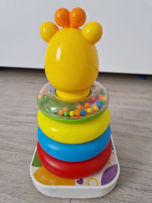 Piramida cu inele, Baby Love Girafa