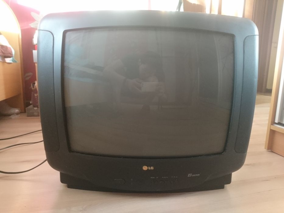 Телевизор LG электронно-лучевой