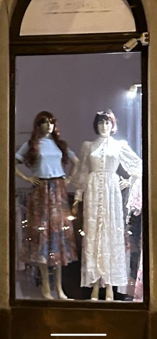 Manechin haine cu peruca