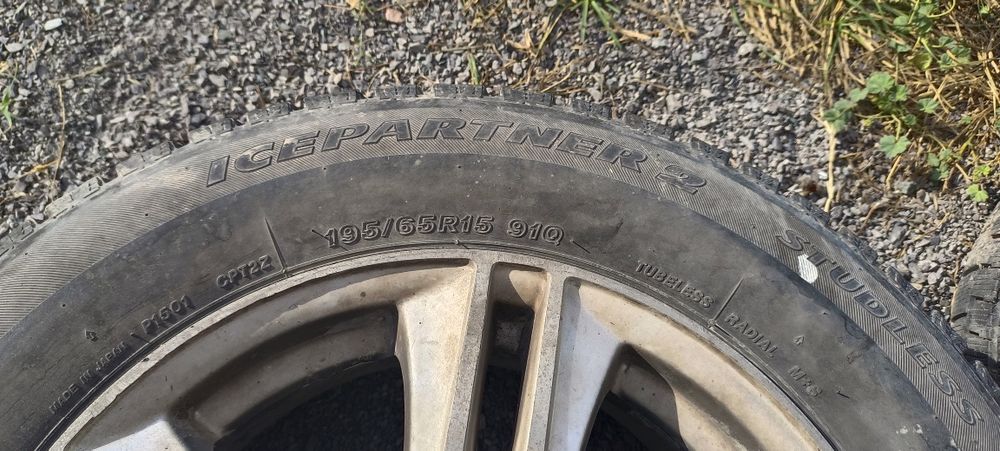 Покрышка с дисками 195/65/15