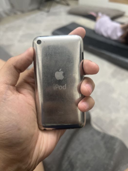 Продам Ipod touch 4th generation в хорошем состоянии