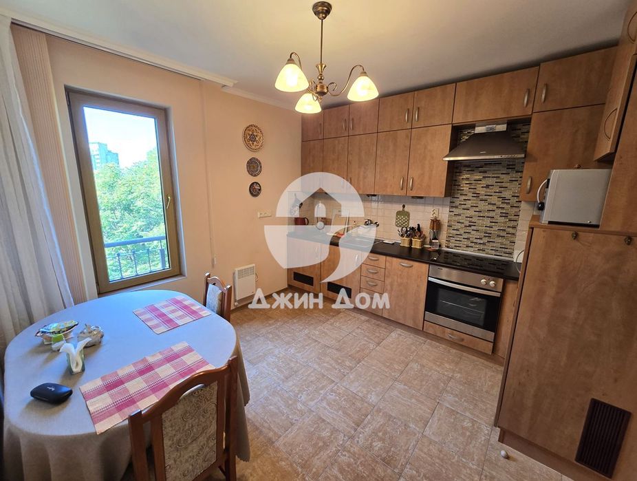 Тристаен апартамент БЕЗ ТАКСА в сграда „Булевард“, гр. Несебър