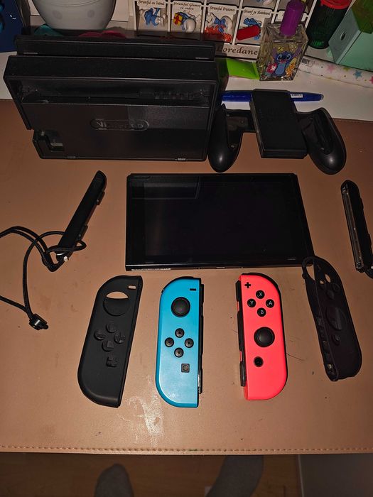 Vând Nintendo Switch