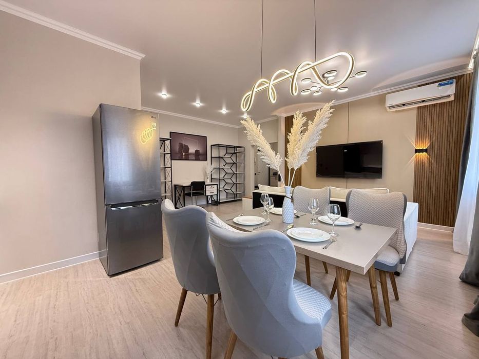 Продается 2в3 ком квартира, ЖК Assalom Sohil, ор-р: ул. Бадахшон, 65м²