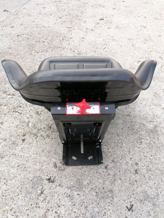 Scaun tractor nou u445 u650 cu reglaj triplu amortizor Impermeabil