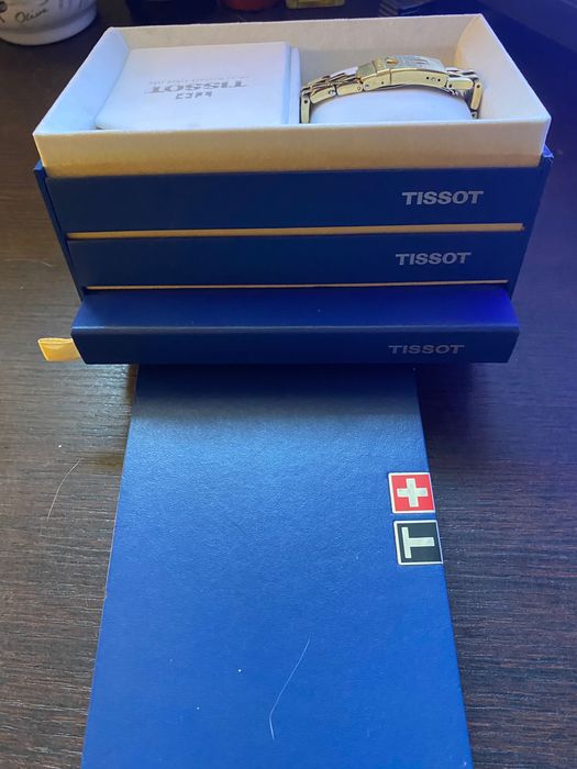 Cutie Tissot cu bratara metalica