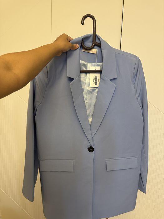 Голубой костюм..