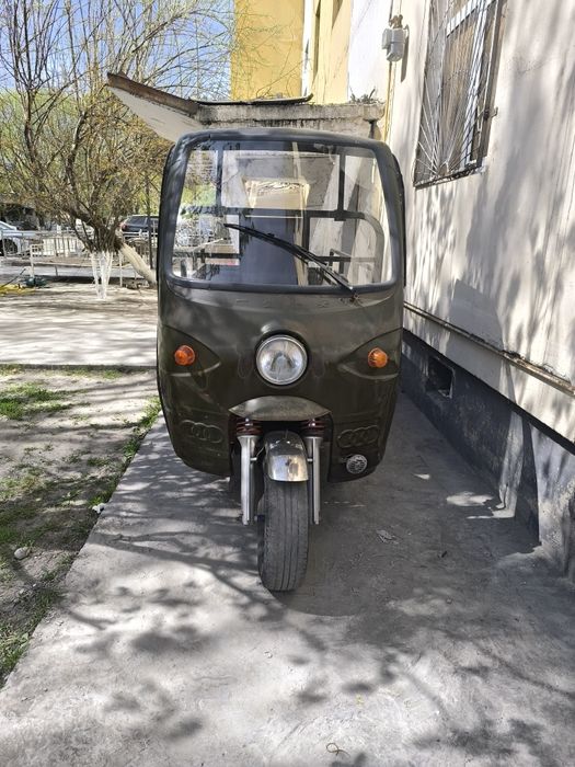 Мотоцикл Wonjan трёх колёсный