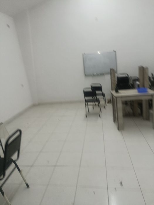 Apteka va klinikaga ijaraga beriladi