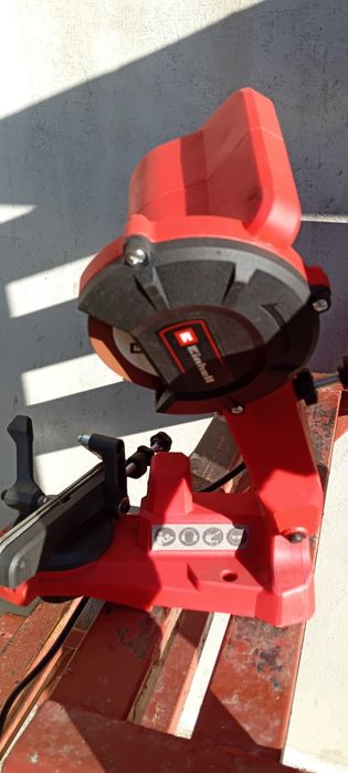 Mașinărie de ascuțit lanțuri de drujbă