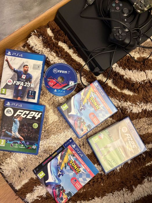 Ps 4, 2 controlere, plus 5 CD-uri