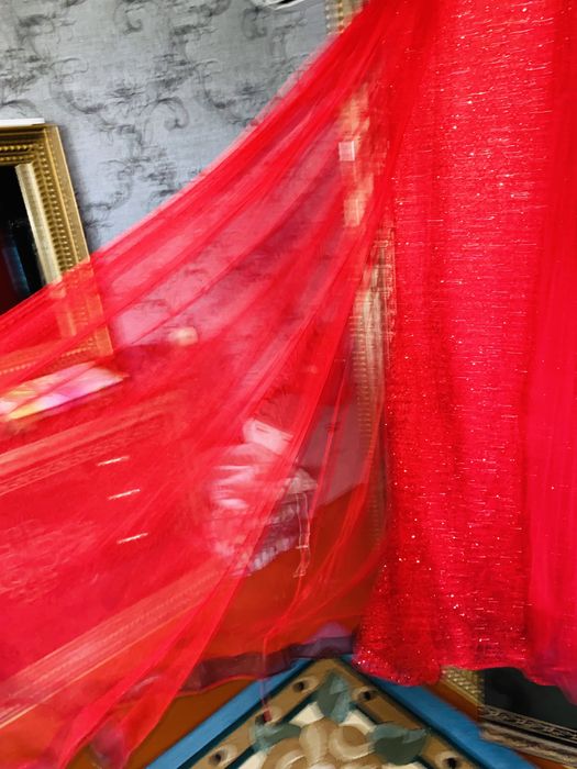 Нарядный платья. ..