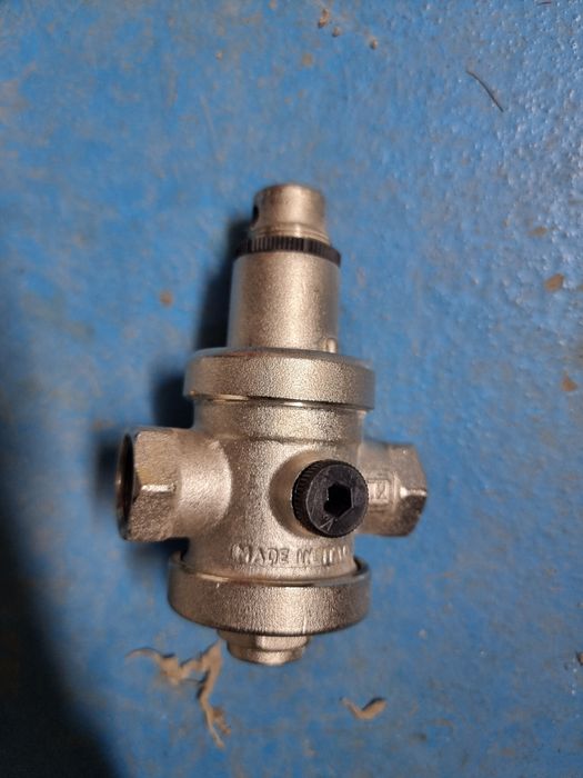 Редуктор давления воды (Италия)