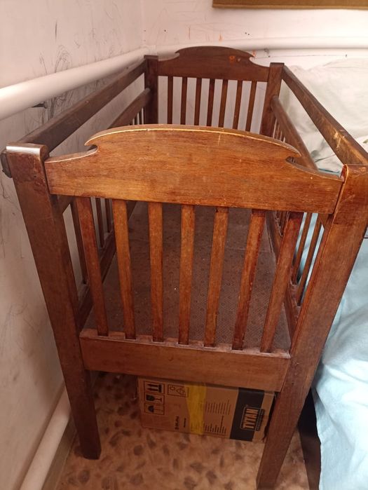 Продам детскую кроватку