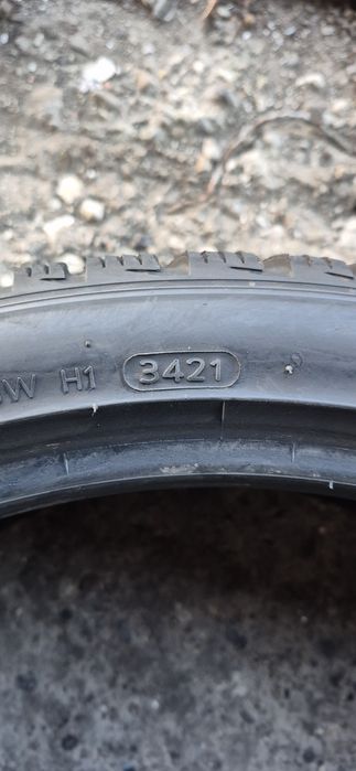 2 anvelope iarna Hankook 255/35/20.Pretul este pe bucata.