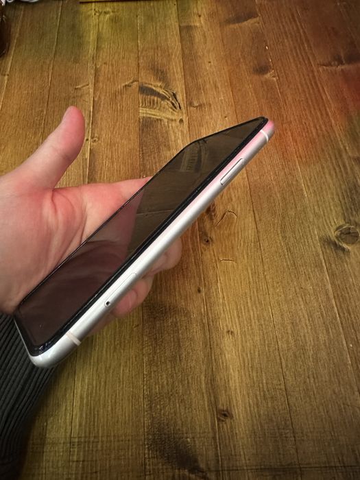 Продаю iphone 11