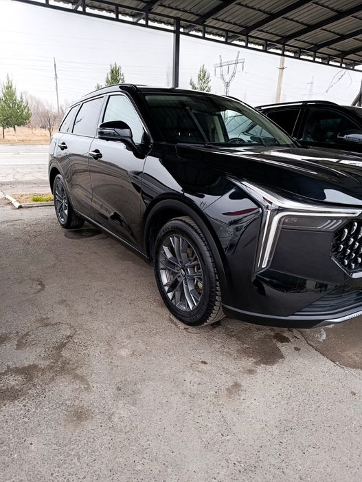 Автомобил Bestune T55