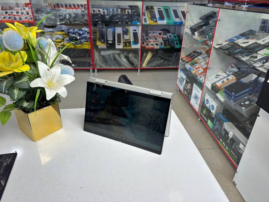 Hp Envy X360° eng soʻngi modelidan core i5-120U 8/512 SSD IPS ekran