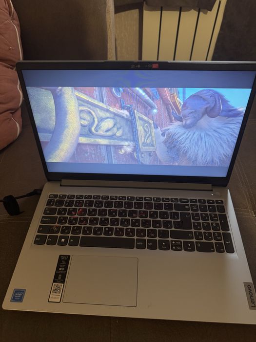 Продам ноутбук .