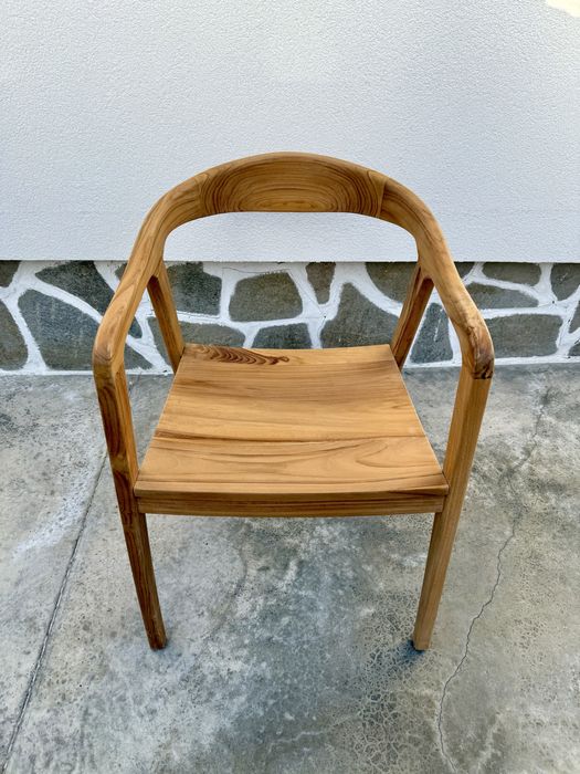 Стол от тиково дърво