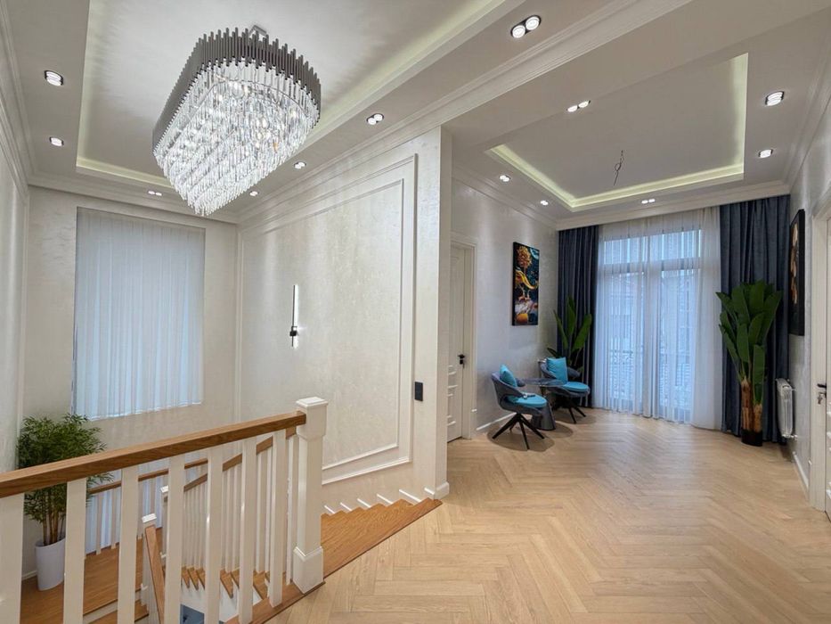 3 қаватли угловой енги евро ховли  сотилади