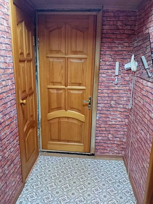 Продам 1 ком квартиру центр .район.  Достык Мол.