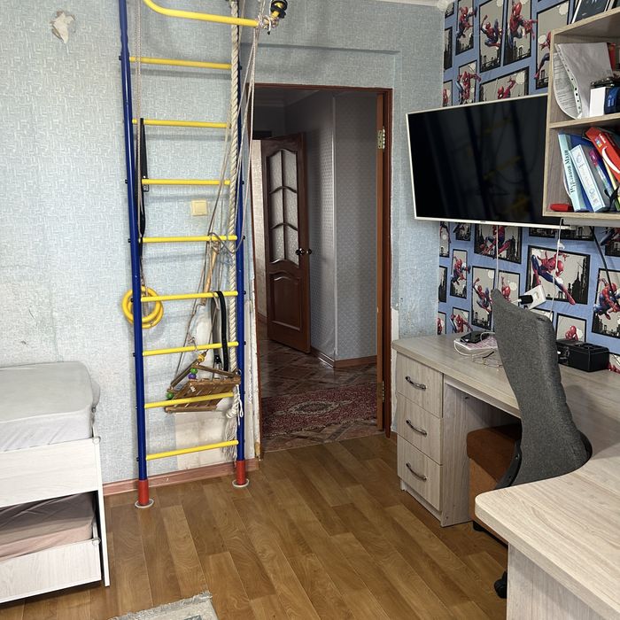 Продаю 3ку на кшт в кирпичном доме