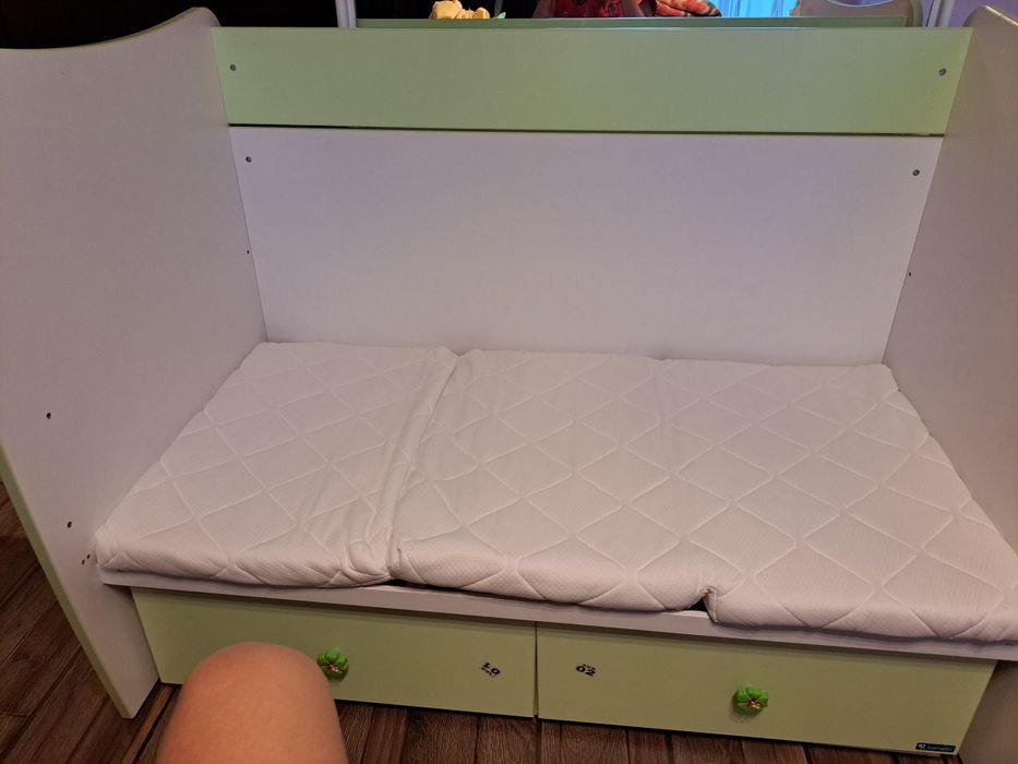 детско легло с матрак трансформиращо