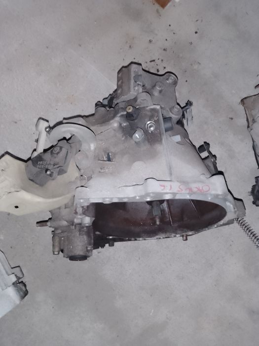 cutie de  viteze in 5 trepte citroen cactus 1.6 motorina 2015