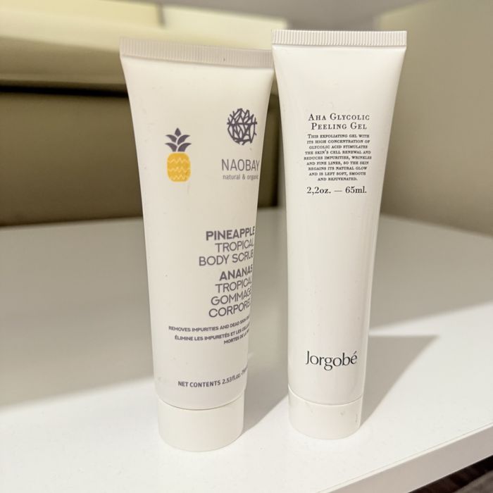 Различна нова и използвана козметика