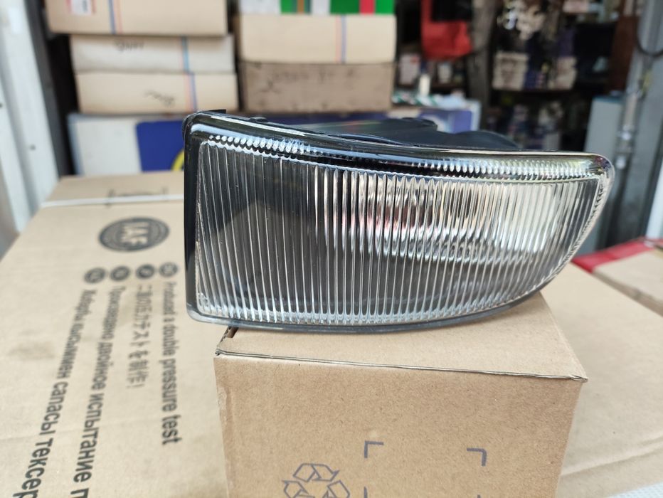 Авенсис туманки 98 год