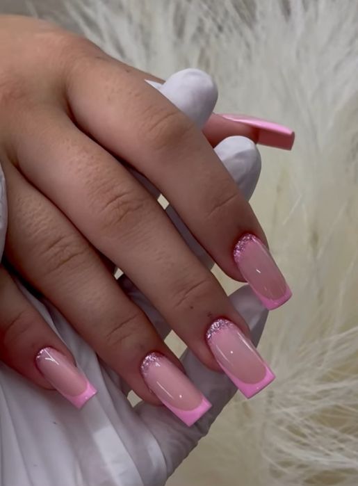 Модели маникюр педикюр, прокол ушей, коррекция бровей