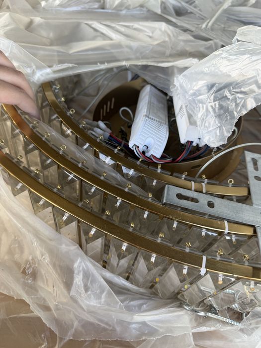 СРОЧНО продам люстры. Торг уместен