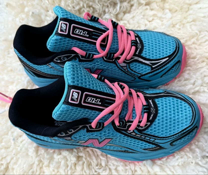 New Balance жестоки цветове нови с оригиналната си кутия 38.5 номер