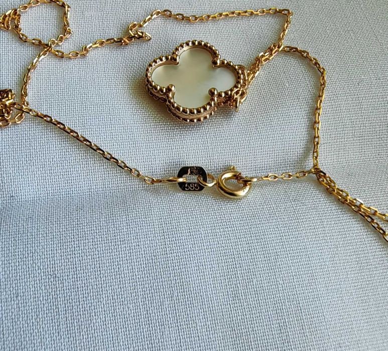 Златно колие със седефена детелина Van Cleef & Arpels VCA Alhambra