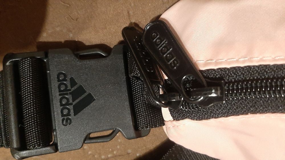 Чантичка на Адидас,  за момиче.