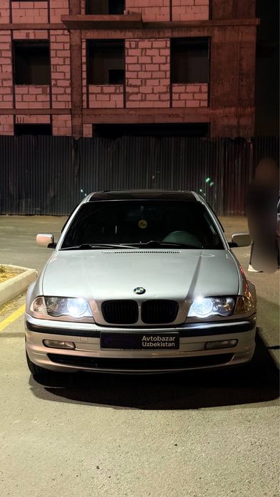 •BMW E46 2.0L 2000•