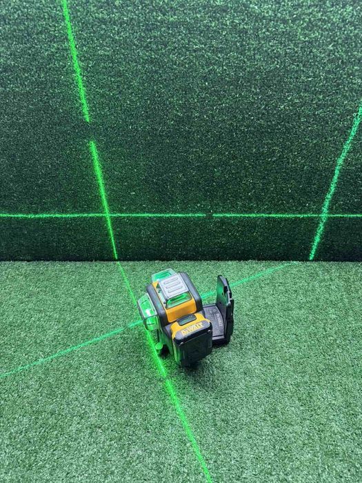 Лазерен 3D нивелир със зелен лъч DeWALT DCE089G